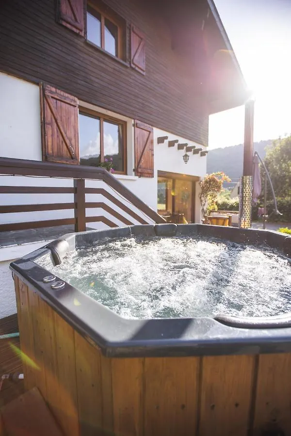Chalet Ourea Campan Bed & Breakfast